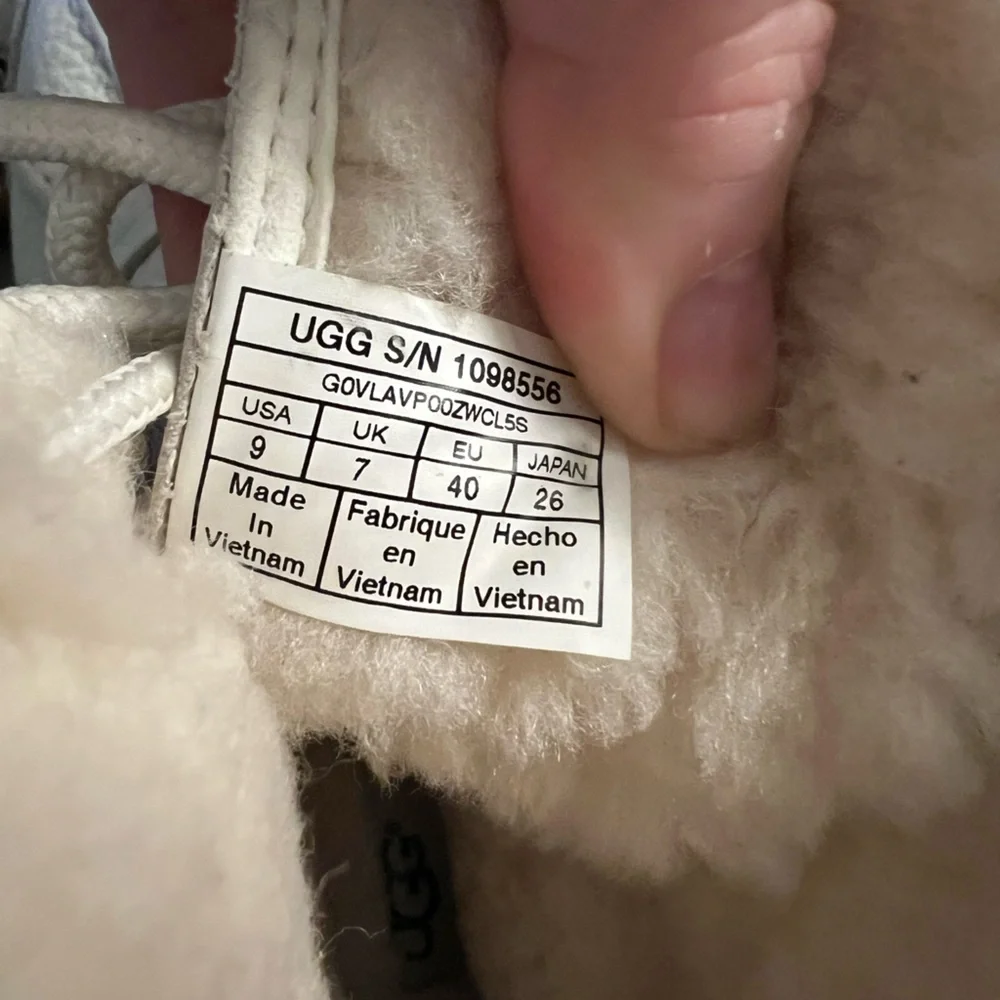 UGG Adirondack III Leather Fur Lined Waterproof Winter Ski Snow Boots‎ Women's 9